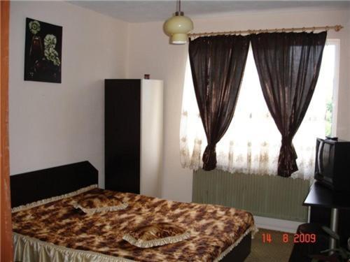 Family Hotel Natalis Hisarya Room photo
